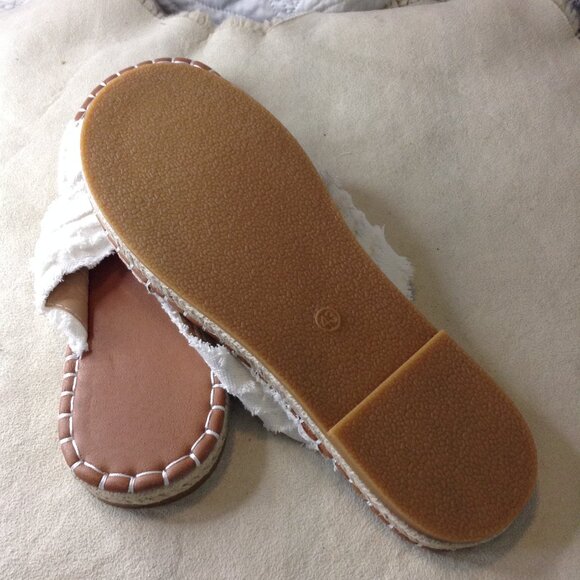 NWOT Unknown Mfg; White Fabric Slides/Espadrilles "11.5", Beach, Comfort, Vaca! - Picture 4 of 4